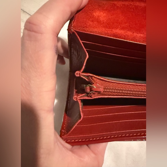 Gucci Red Embossed Leather wallet - Picture 13 of 16